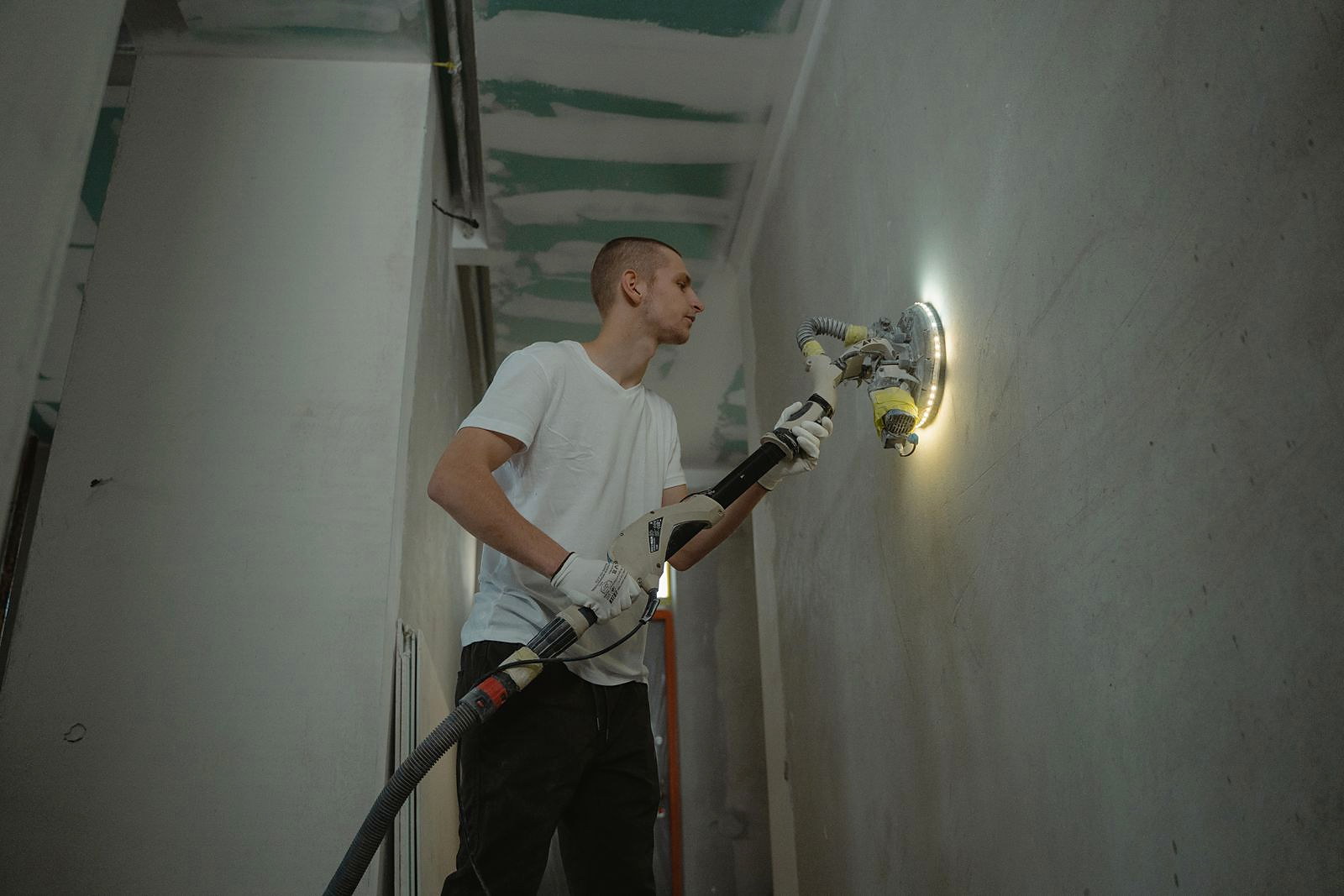 Trockenbau- und Deckenreparaturen